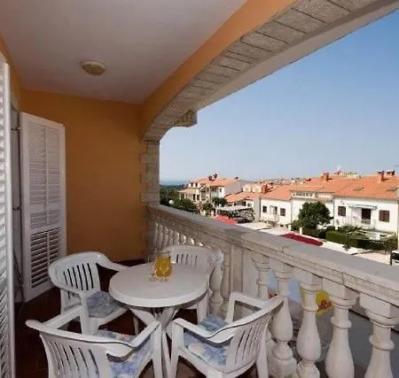 Christian Apartment *